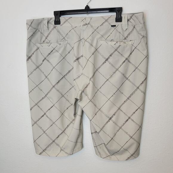 OAKLEY Men's Checked Swim Boardshorts In Cream Pockets Size 40W - Picture 4 of 8